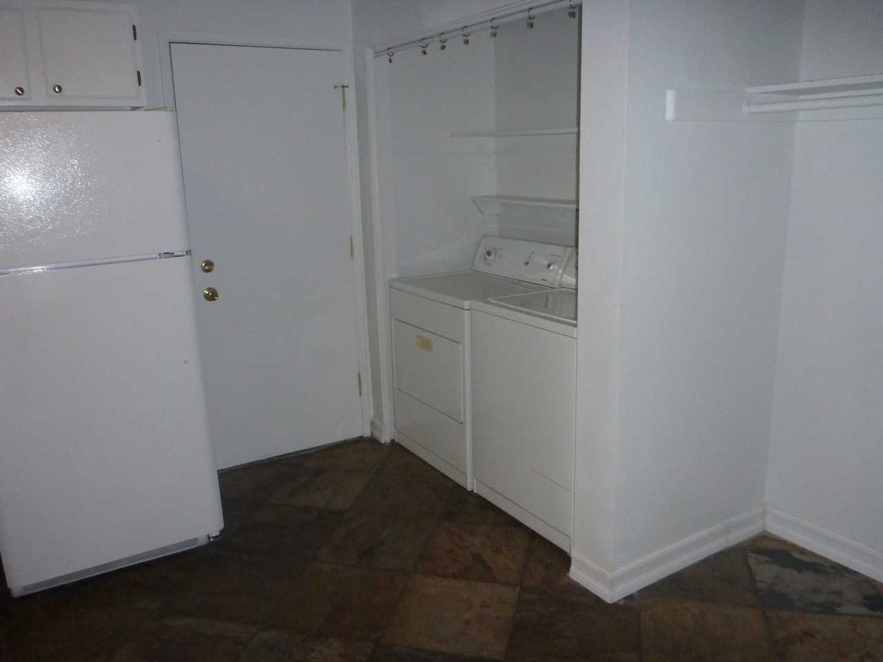 810 Alder Ave - Photo 4 of 11