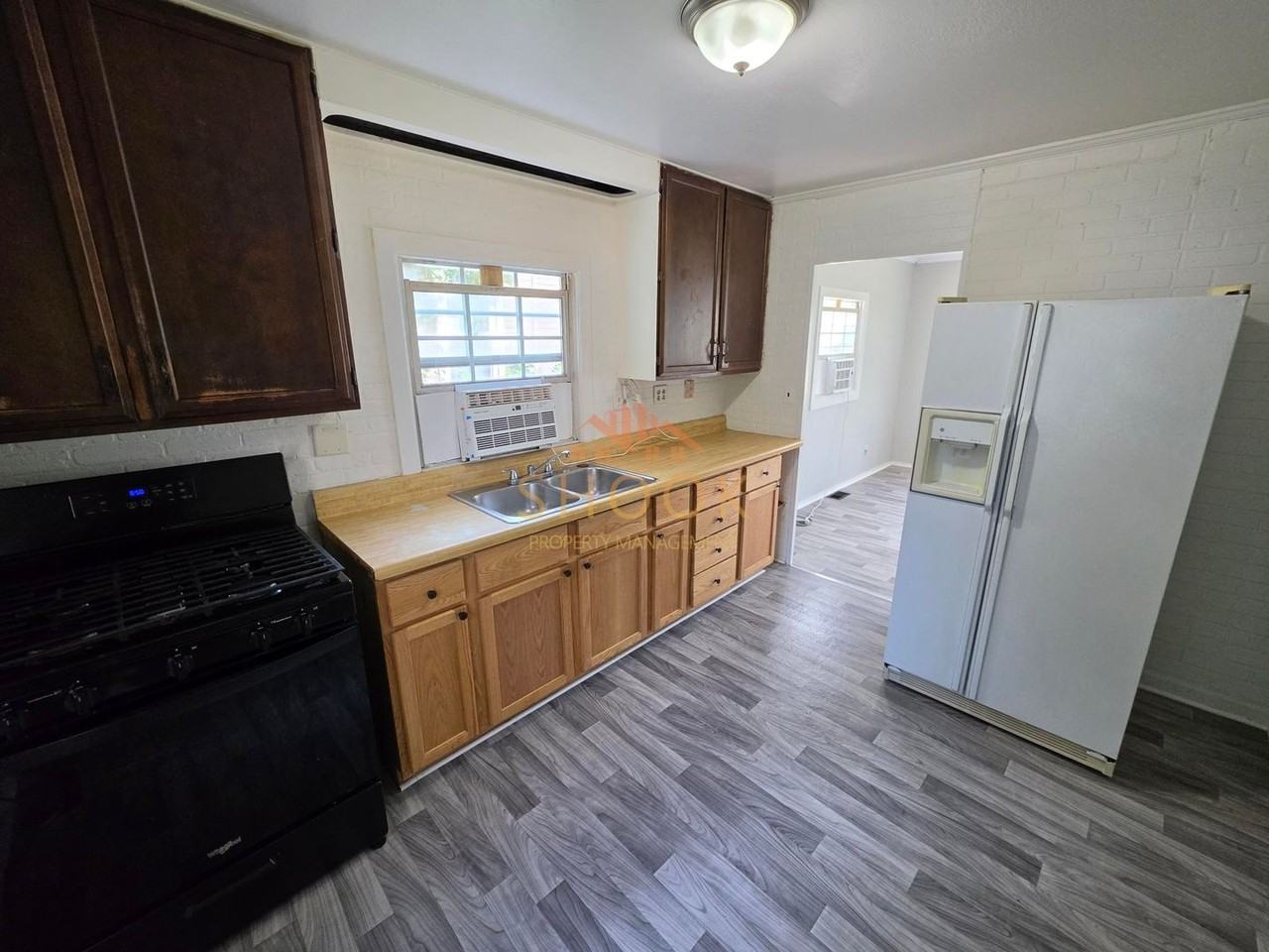 1722 Vinton St - Photo 5 of 11