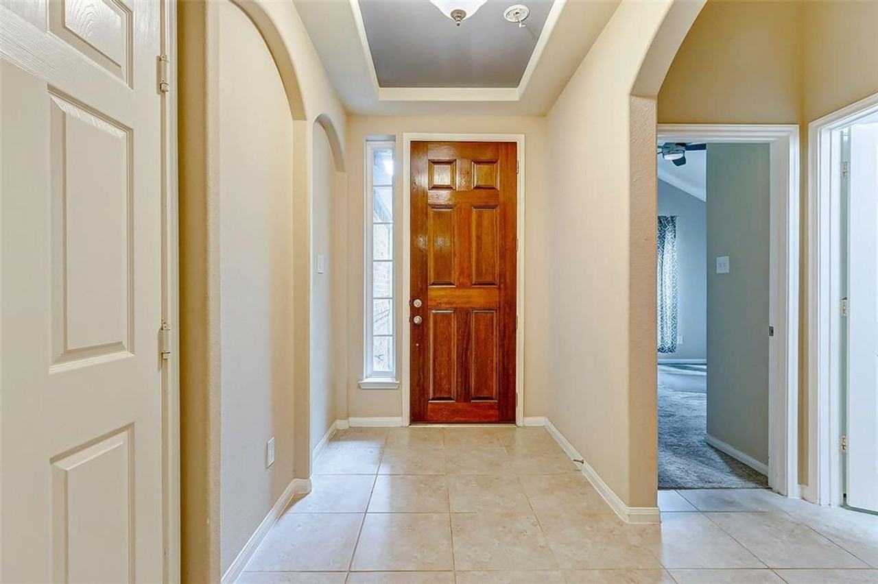 9419 Sparrow Creek Ct - Photo 2 of 16