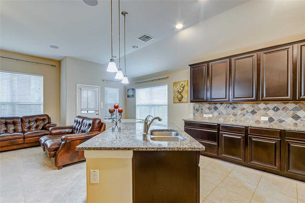 9419 Sparrow Creek Ct - Photo 4 of 16