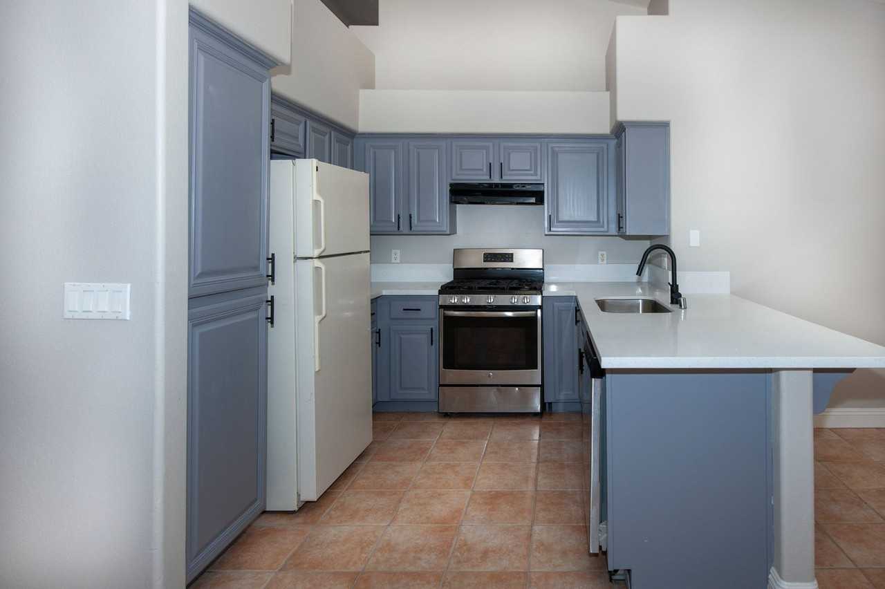 921 English Heather Dr - Photo 4 of 26