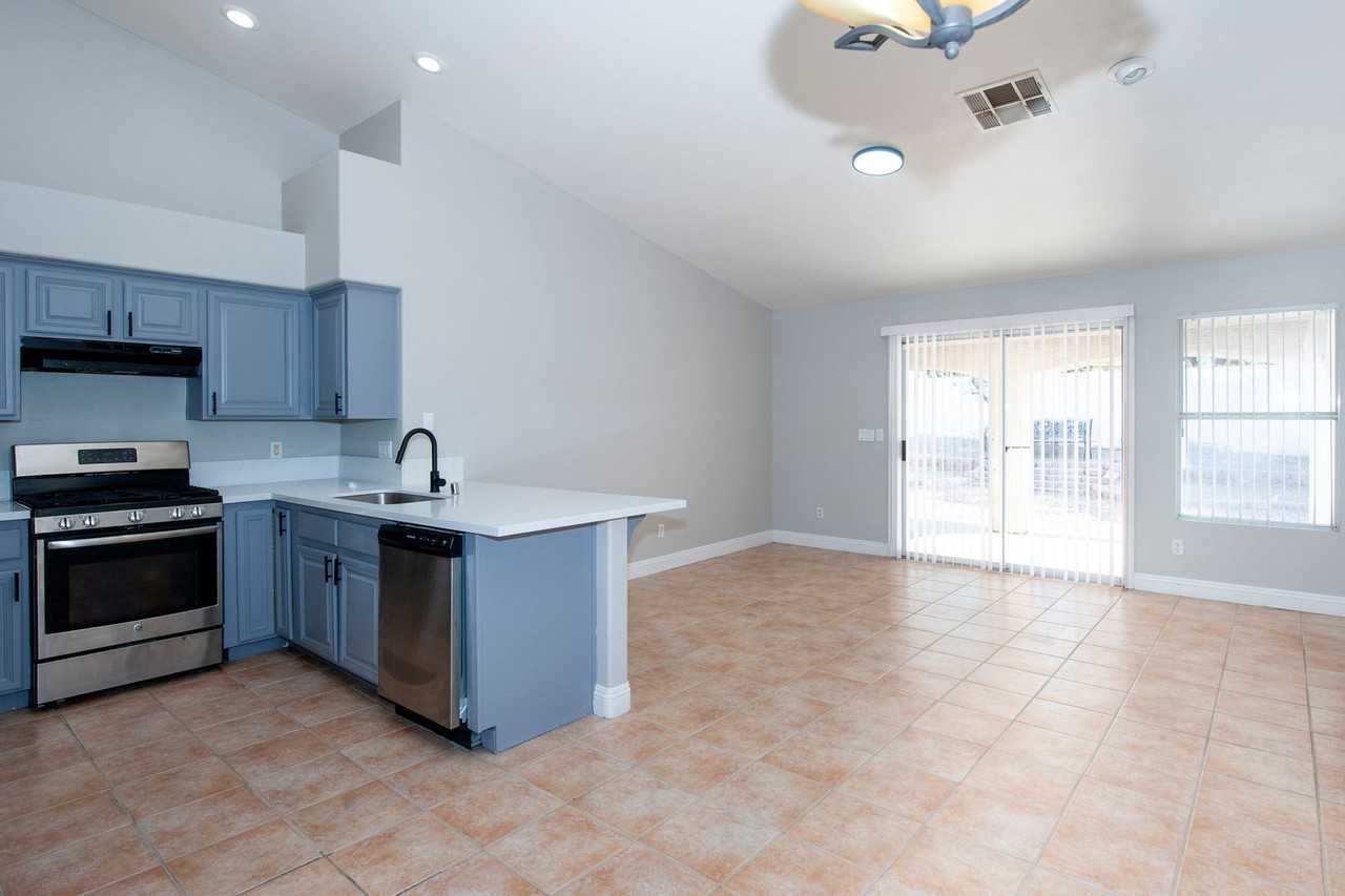 921 English Heather Dr - Photo 6 of 26
