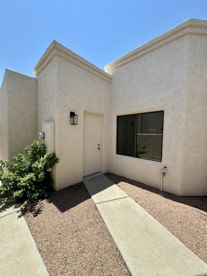 7847 E Roget Dr - Photo 4 of 26