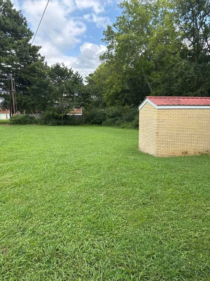 523 Dawson Ln Apt A - Photo 2 of 11