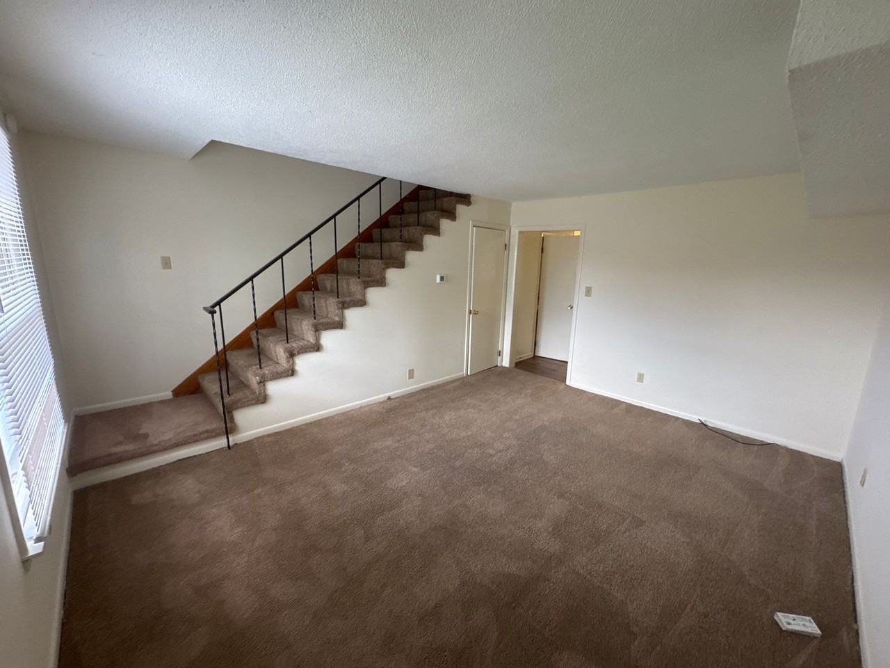 523 Dawson Ln Apt A - Photo 4 of 11