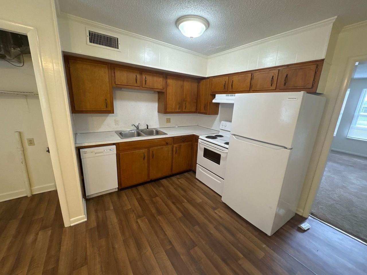 523 Dawson Ln Apt A - Photo 6 of 11
