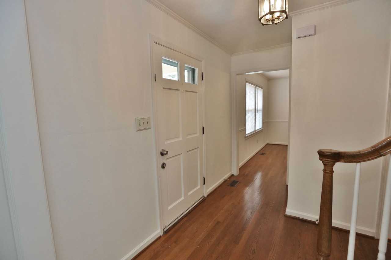 1321 Conrad Ln - Photo 5 of 41