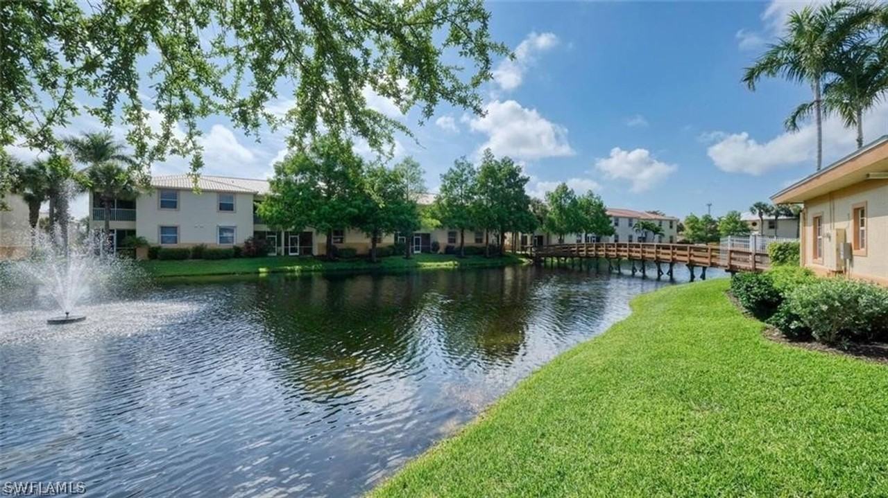 15417 Bellamar Cir - Photo 3 of 32