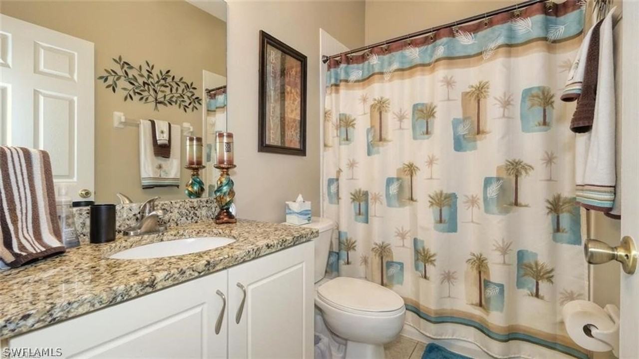 15417 Bellamar Cir - Photo 4 of 32
