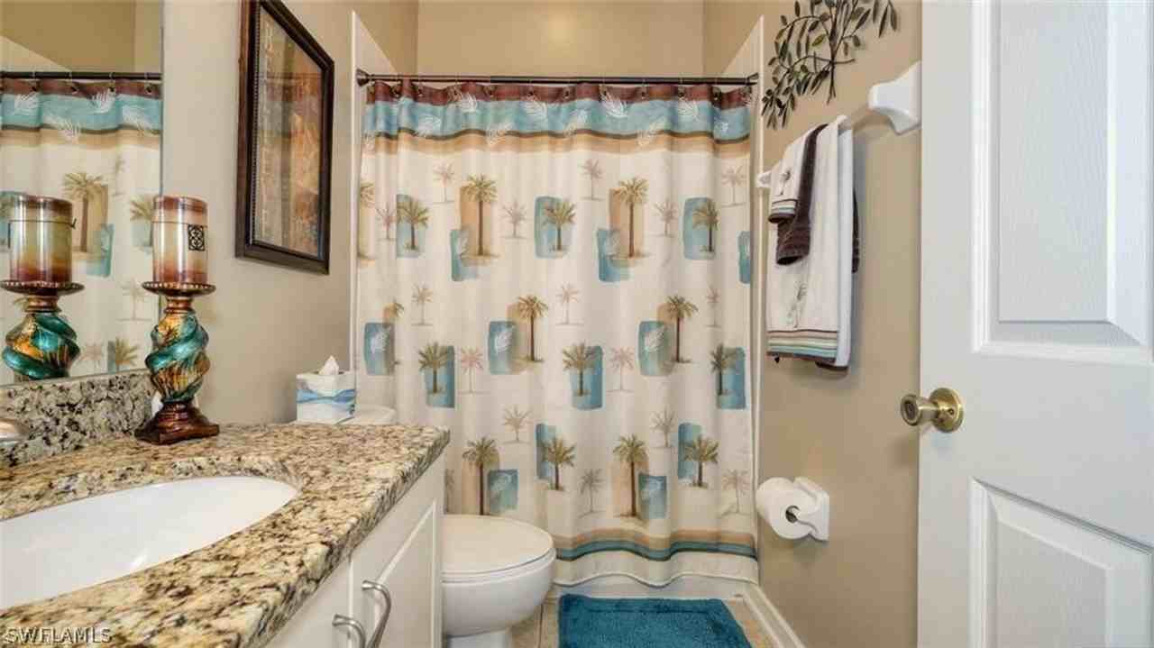15417 Bellamar Cir - Photo 5 of 32