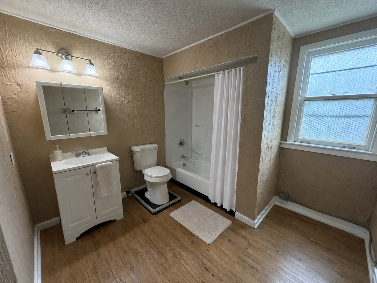 11402 Avon Ave - Photo 7 of 21