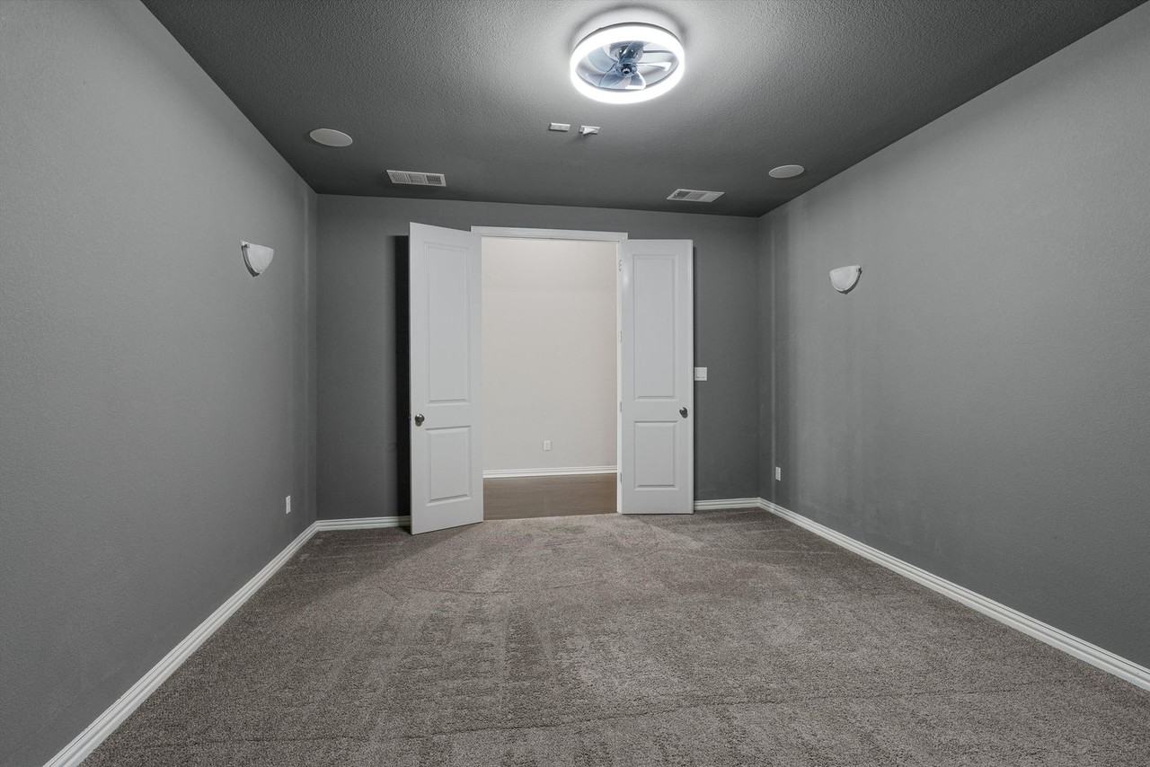 404 Miracle Rose Way - Photo 5 of 41