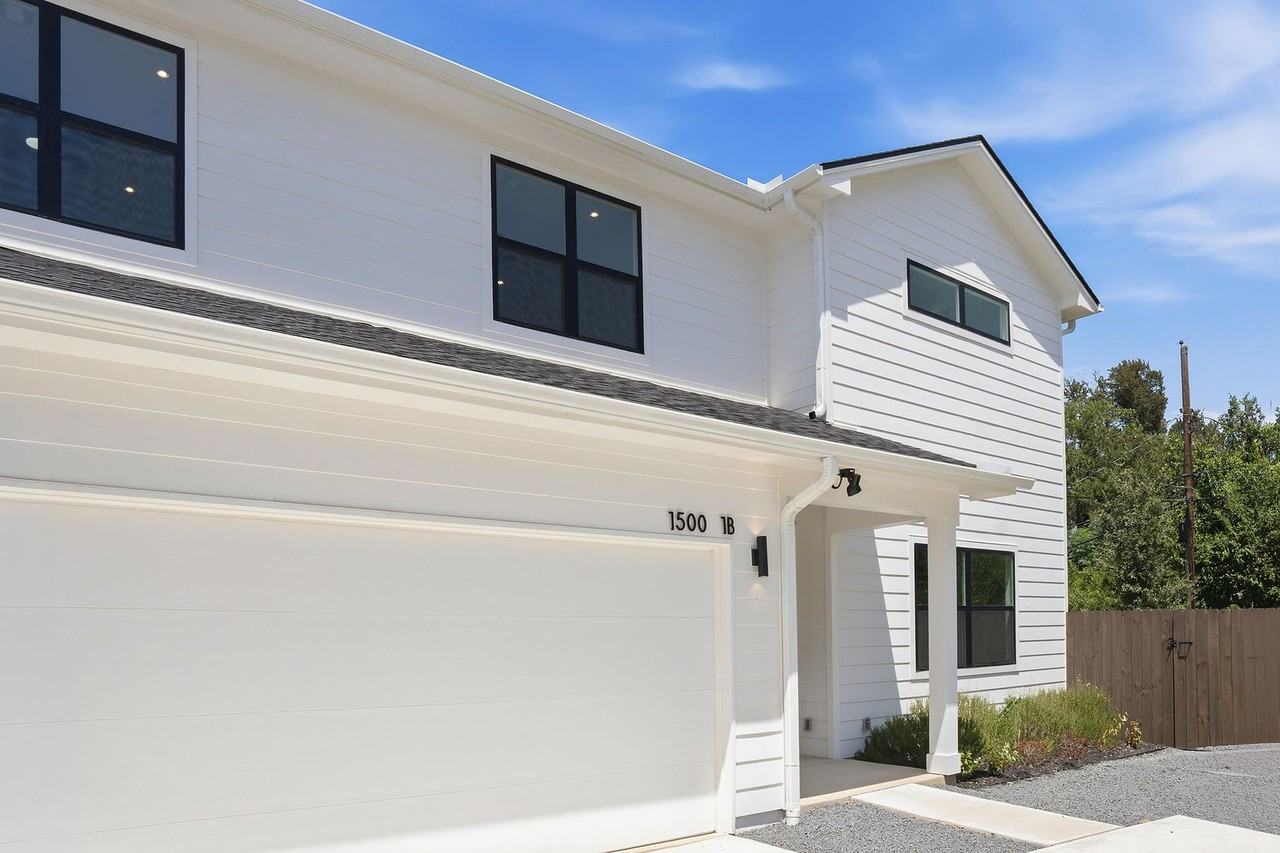 1500 Sylvan Glade - Photo 2 of 22