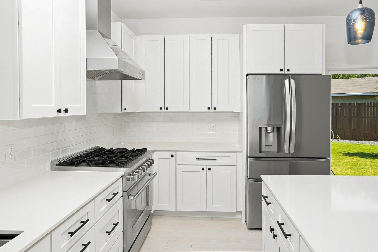 1500 Sylvan Glade - Photo 5 of 22