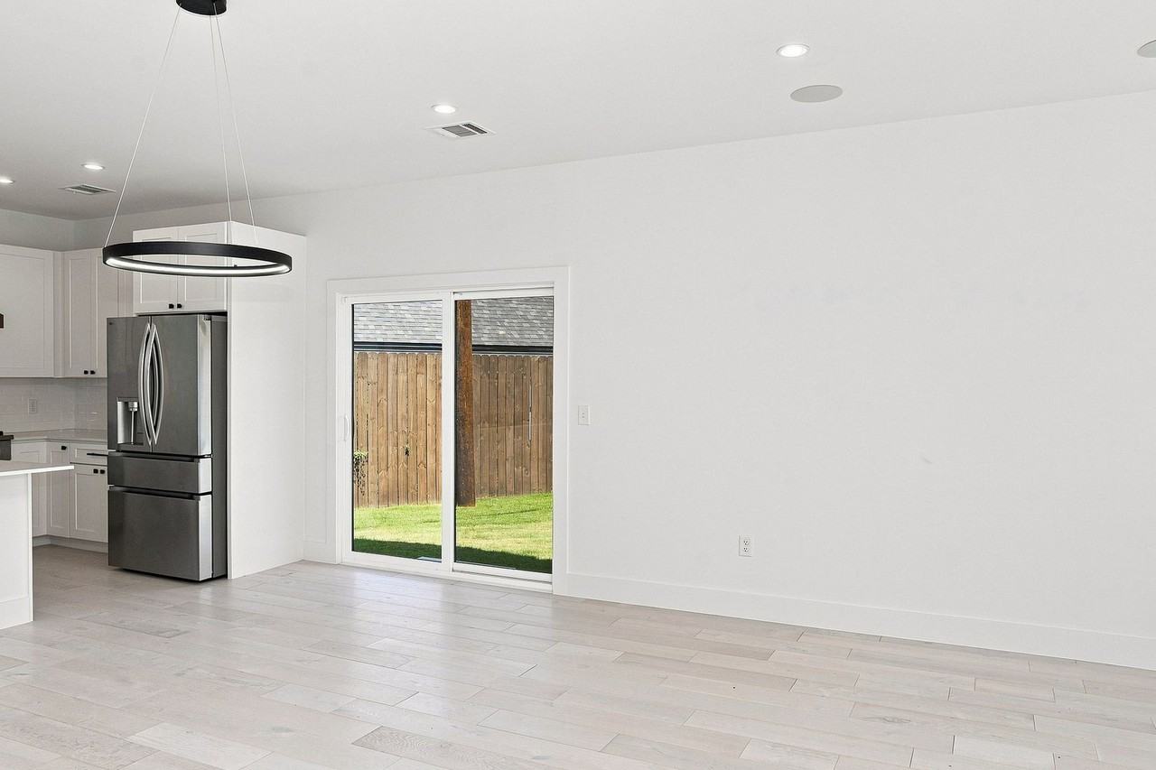 1500 Sylvan Glade - Photo 6 of 22