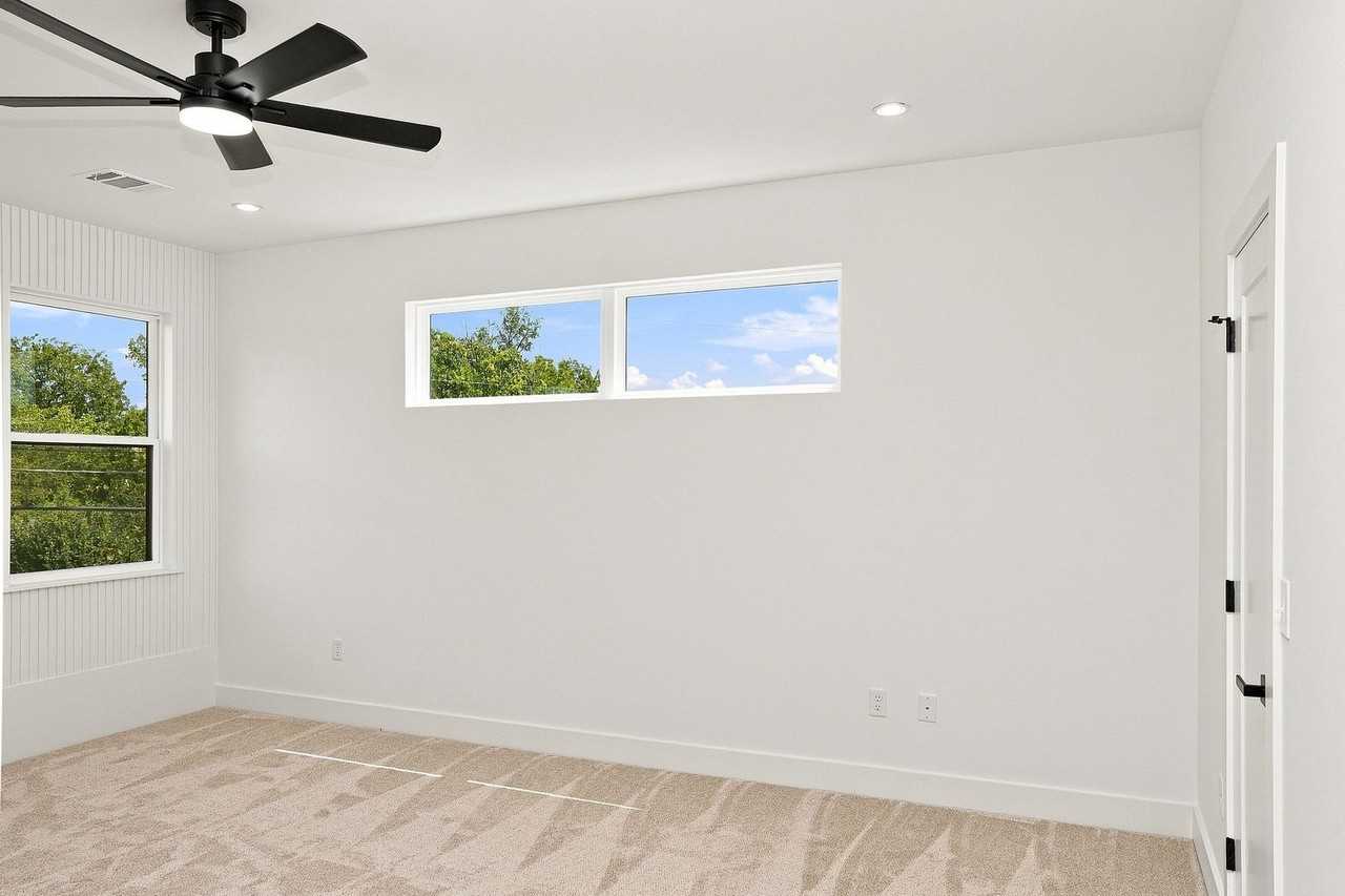 1500 Sylvan Glade - Photo 7 of 22