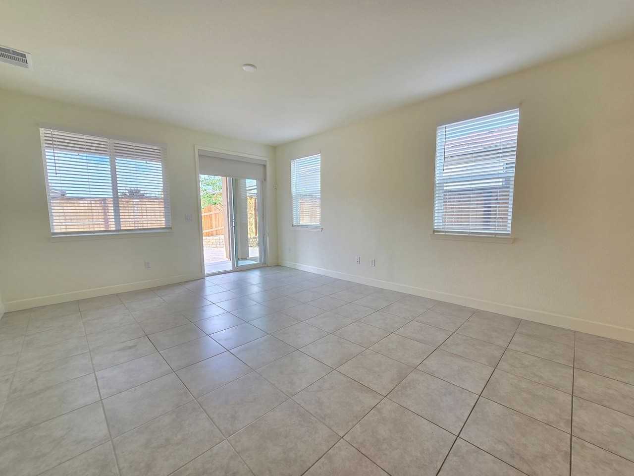 1227 Lonedale Dr - Photo 4 of 20