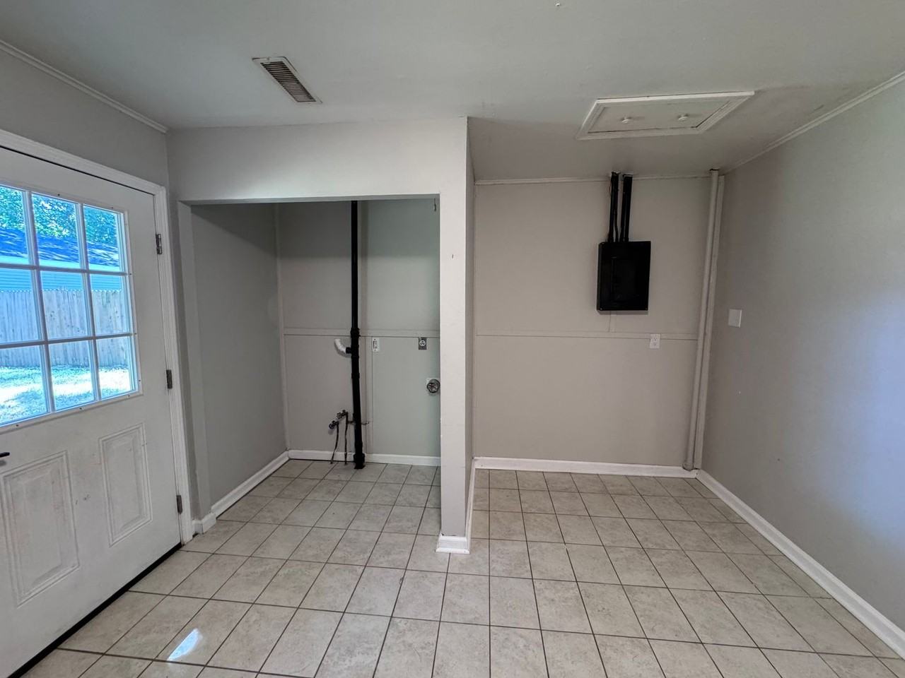 1424 Cumberland Ave - Photo 7 of 21