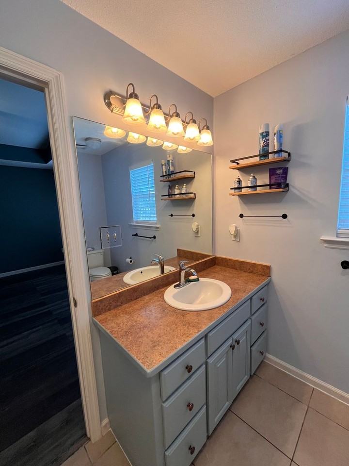 5832 Barkley Ln - Photo 4 of 16