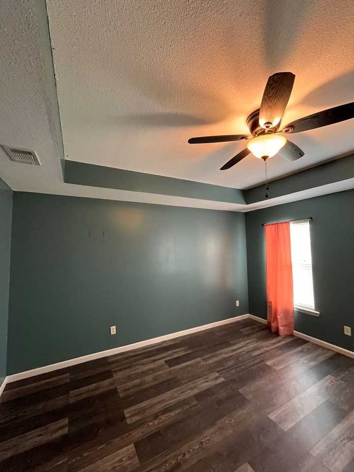 5832 Barkley Ln - Photo 7 of 16