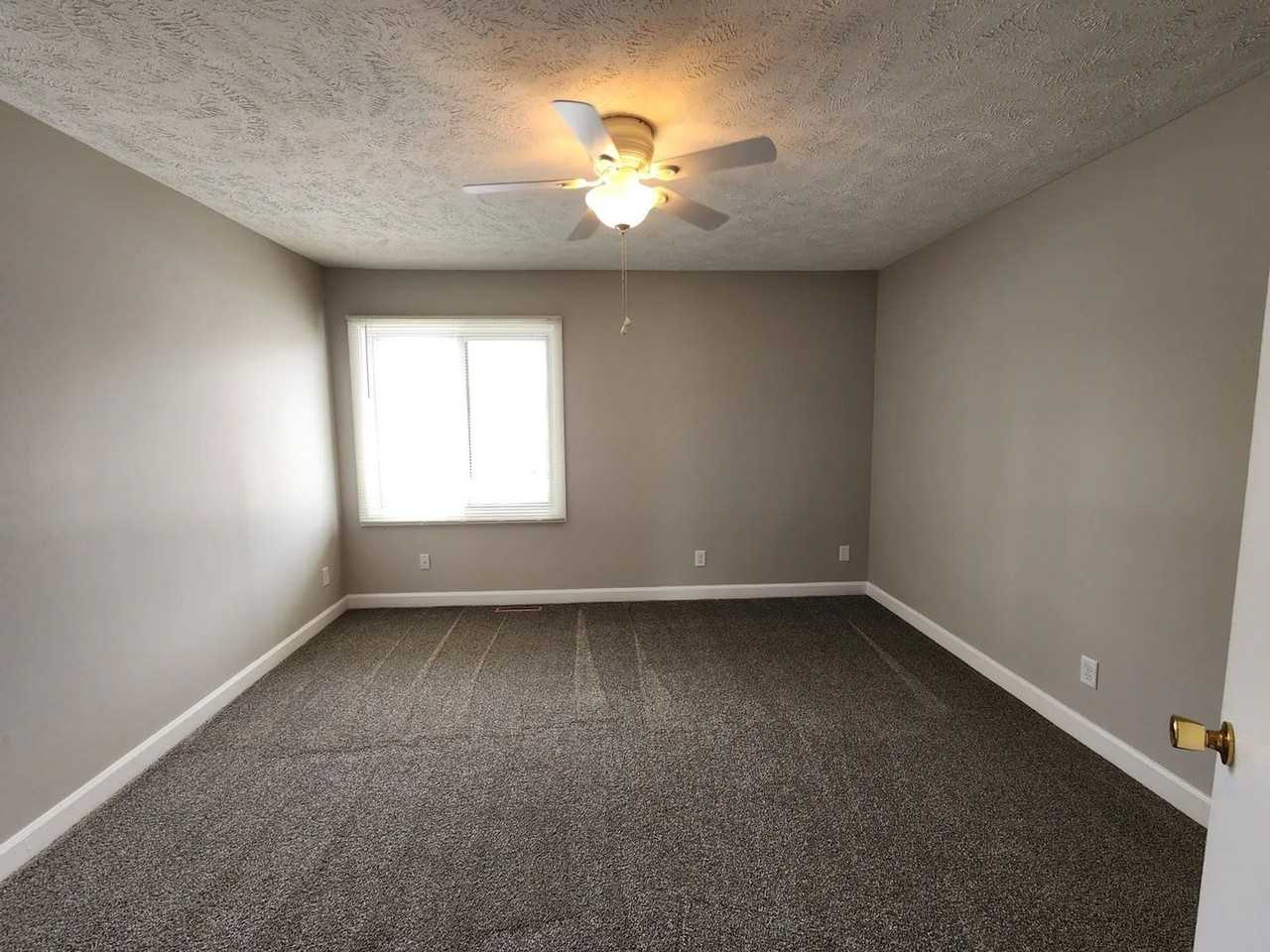 1500 Dustin Drive - Photo 6 of 13