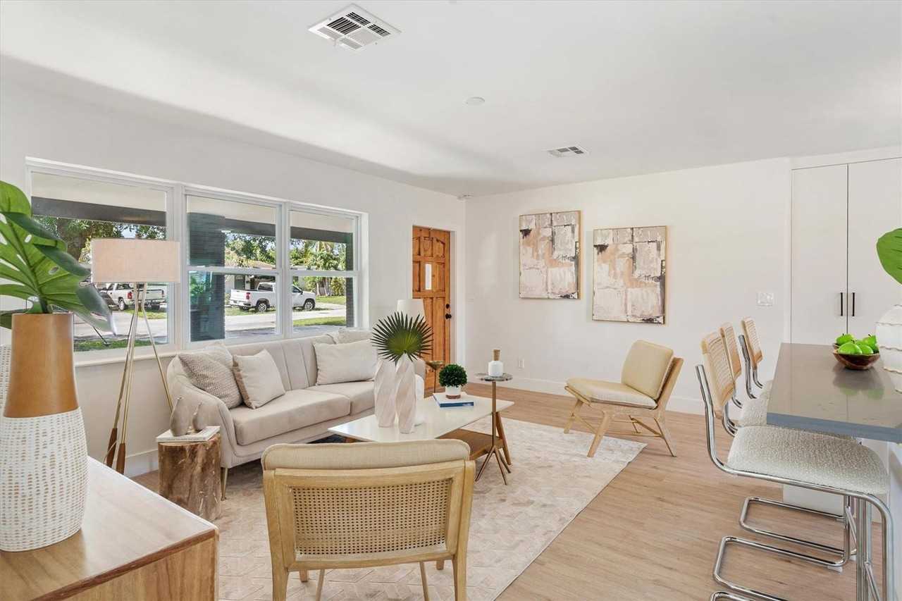 181 Nw 48th Ct - Photo 5 of 11