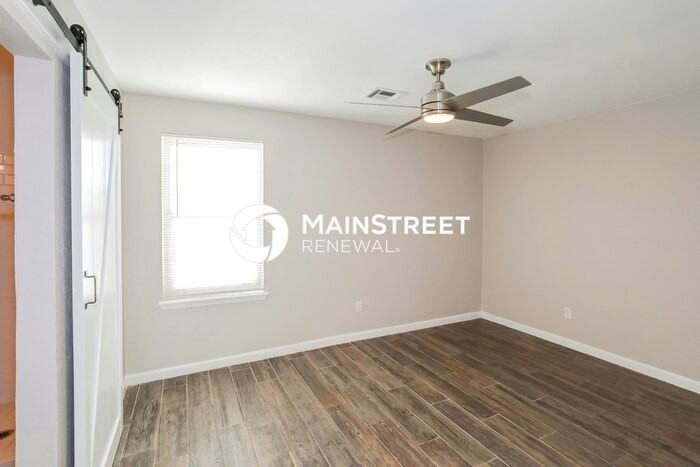 8917 S Hillcrest Dr - Photo 7 of 16