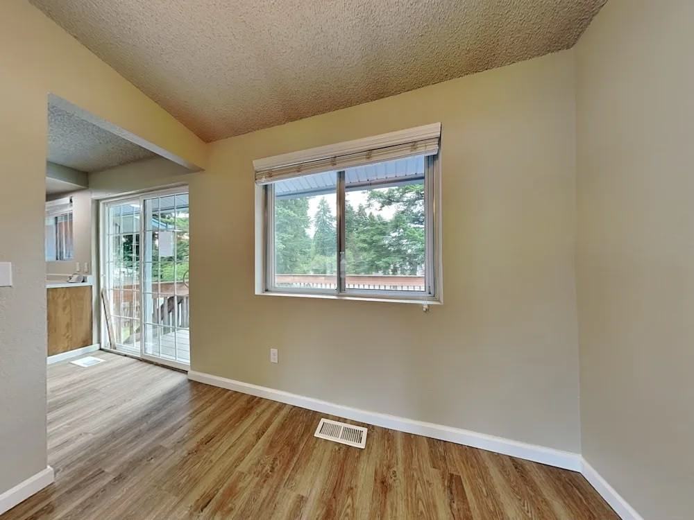 7305 Marilyn Avenue Northeast - Photo 4 of 6