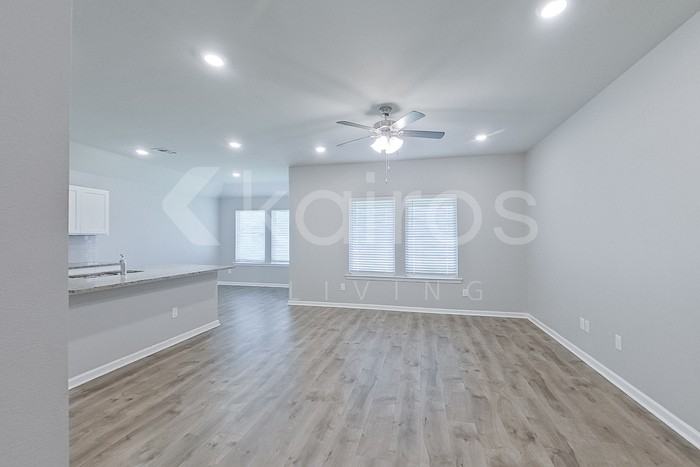 200 Yardley Ct - Photo 2 of 18