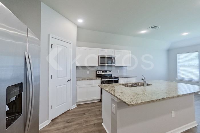 200 Yardley Ct - Photo 5 of 18