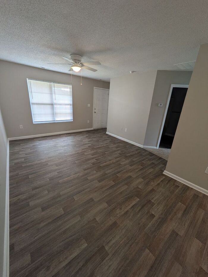 656 W 13th St - Photo 2 of 10