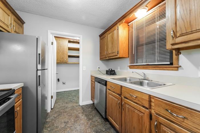 124 Oakdale Cir - Photo 5 of 12