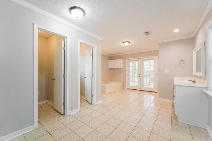 124 Oakdale Cir - Photo 7 of 12