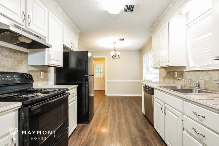 4725 Satinwood St - Photo 6 of 12