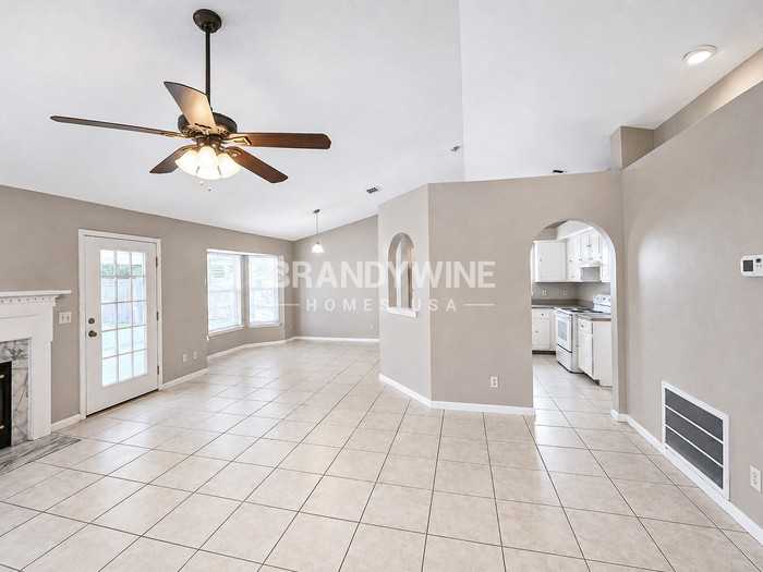 7768 Rockridge Dr W - Photo 5 of 23