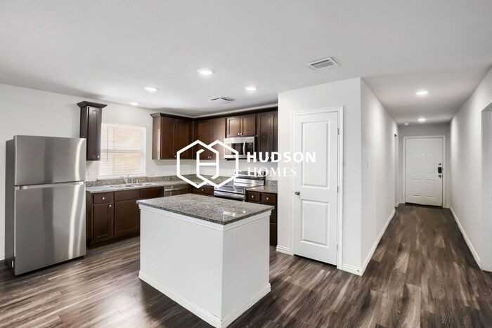 1029 Taylor St - Photo 7 of 14