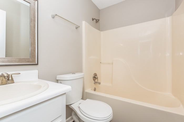 1585 Patterson Ln - Photo 5 of 8