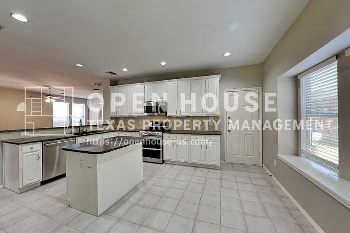 1700 Big Bend Dr - Photo 7 of 23