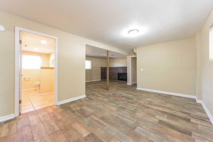 1204 S Bahama St - Photo 6 of 19