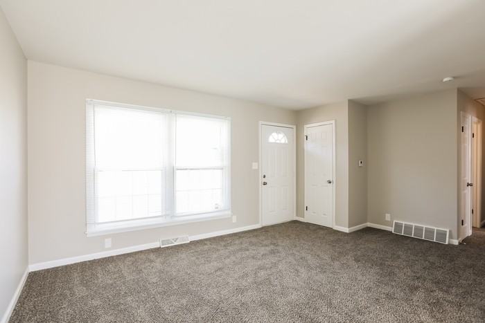 1105 S Prairie St - Photo 5 of 13