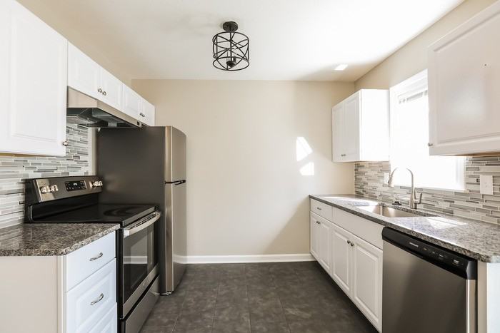 1105 S Prairie St - Photo 6 of 13