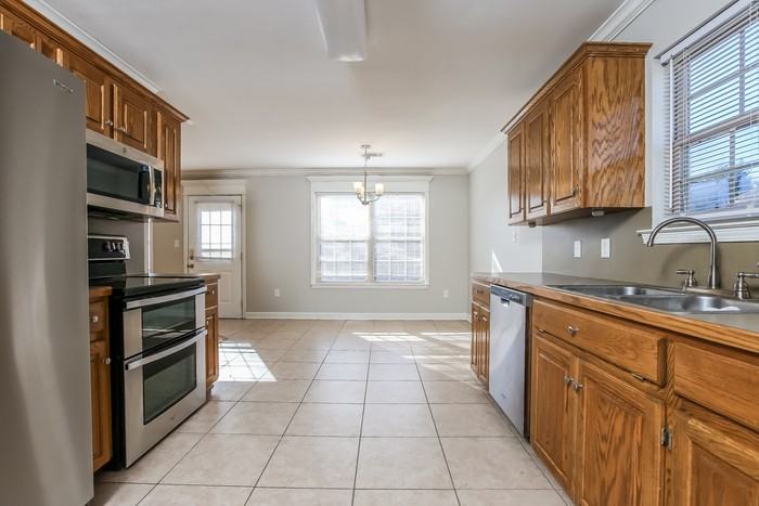 3001 Wild Berry Dr - Photo 6 of 9