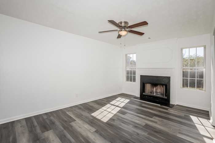 2205 Oakland Spring Dr - Photo 3 of 20