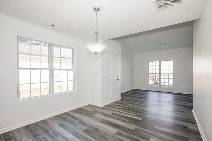 2205 Oakland Spring Dr - Photo 4 of 20