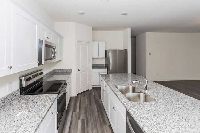 1740 Escondido Dr - Photo 3 of 17