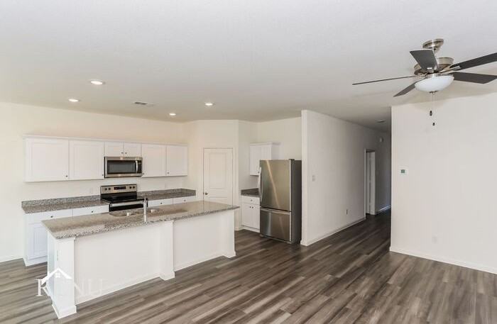 1740 Escondido Dr - Photo 4 of 17