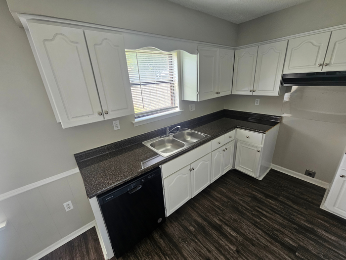 6737 Valley Park Dr - Photo 5 of 18