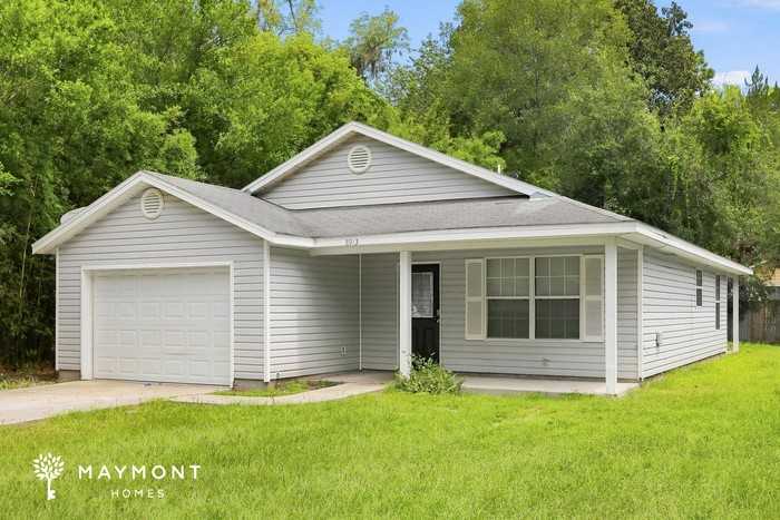 8913 8th Ave - Photo 2 of 3