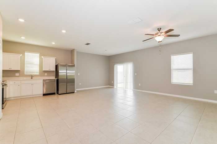 312 Kenilworth Dr - Photo 5 of 13