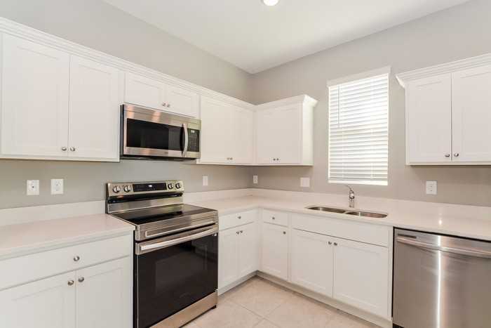 312 Kenilworth Dr - Photo 6 of 13
